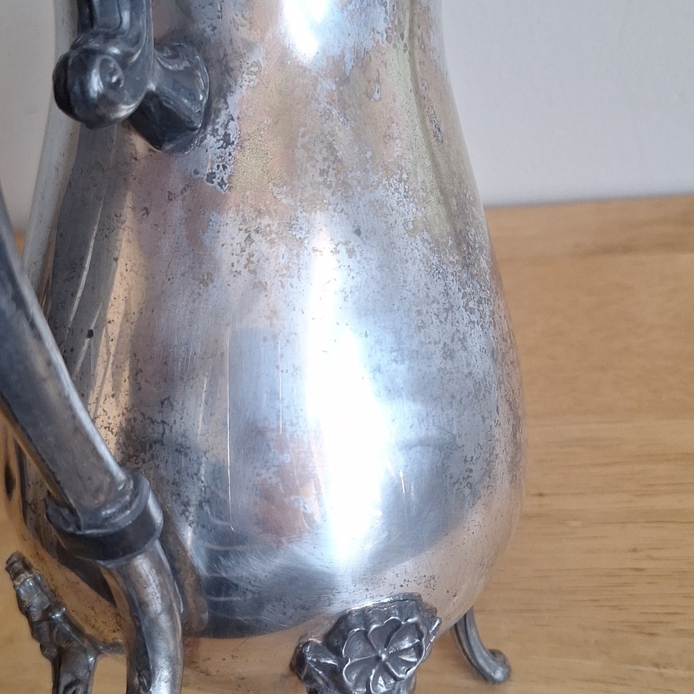 Polished Vintage Leonard Silver Plate Coffee Pot - Ornate Footed Style - Picture 12 of 16